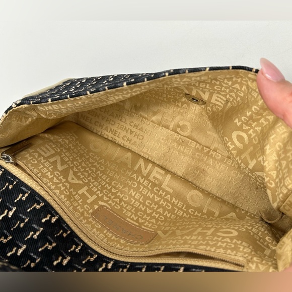 (SOLD) Chanel Black Vintage Small Printed CC Flap Bag - Picture 11 of 16